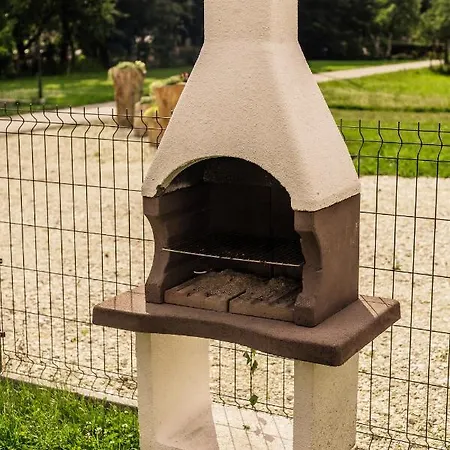 Apartament Pod Lasem *